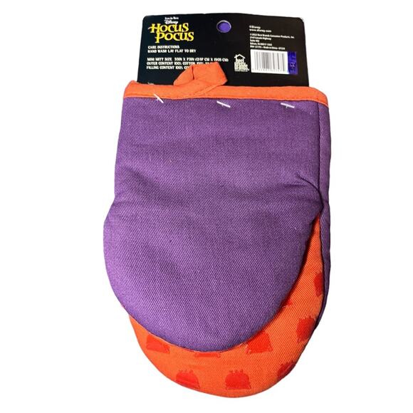 Disney 300 Years is a Long Wait! Hocus Pocus Mini Mitt & 3 Pack Mini Spatula Set - Picture 5 of 5